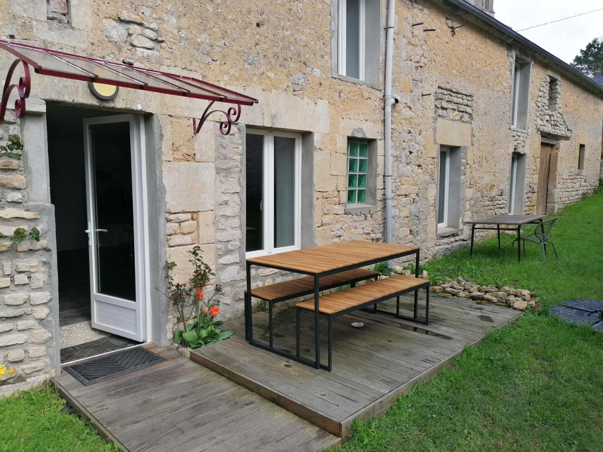 Maison renovee en pierres avec jardin près Omaha beach&Bayeux à 5mn de Port en Bessin Commes Exterior foto