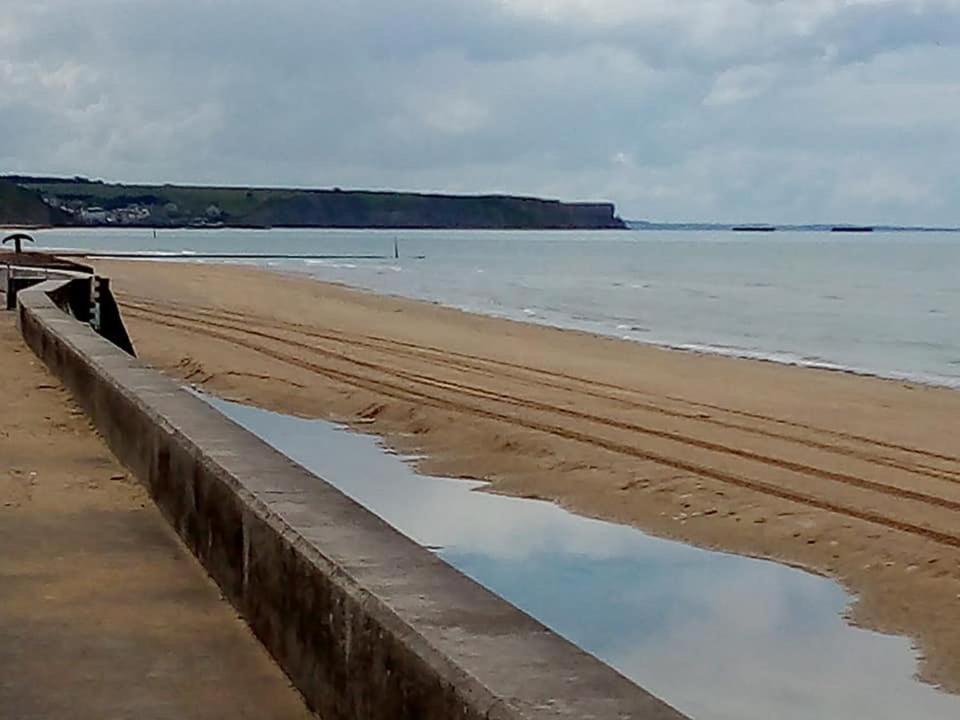 Maison renovee en pierres avec jardin près Omaha beach&Bayeux à 5mn de Port en Bessin Commes Exterior foto